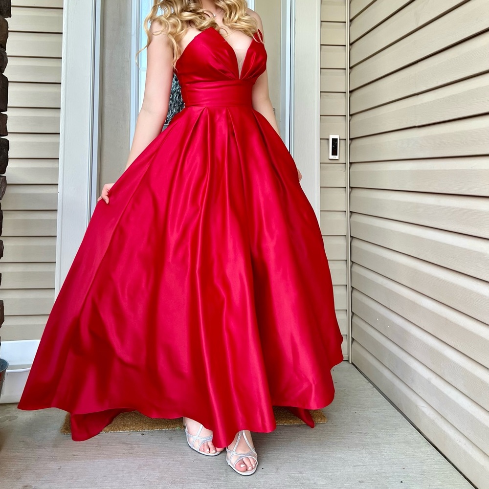 Laura grad dress size 4, - Picture 1 of 4